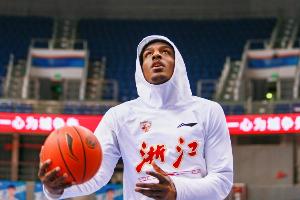 kaiyun-媒体人：上赛季效力于深圳的内线雷吉-佩里已经签约北控