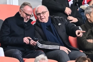 开云登录-记者：找到合适接班人之前赫内斯不会放权，他和埃贝尔渐行渐远