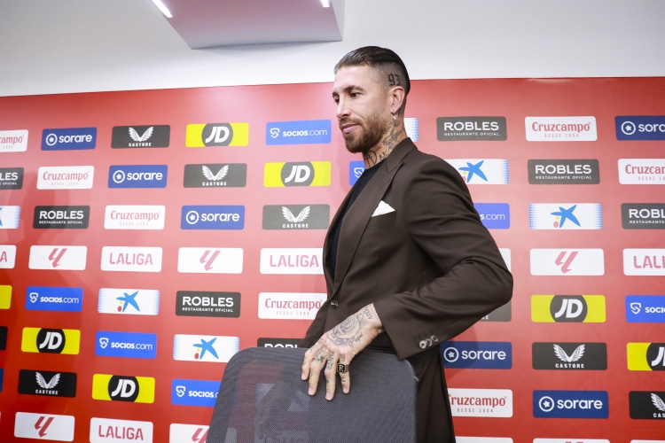 开云注册入口-迈入不惑之年！马卡：40岁拉莫斯生涯29冠，下家不愁但也可能退役